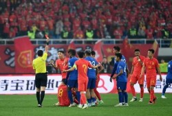 中国足球爆料最新消息,转会风云再起，内幕揭秘引热议
