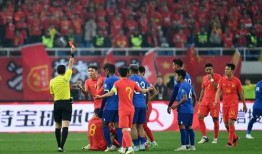 中国足球爆料最新消息,转会风云再起，内幕揭秘引热议