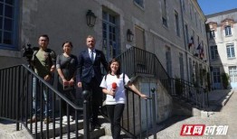 网友爆料可乐事件视频播放,视频播放引发热议，真相究竟如何？